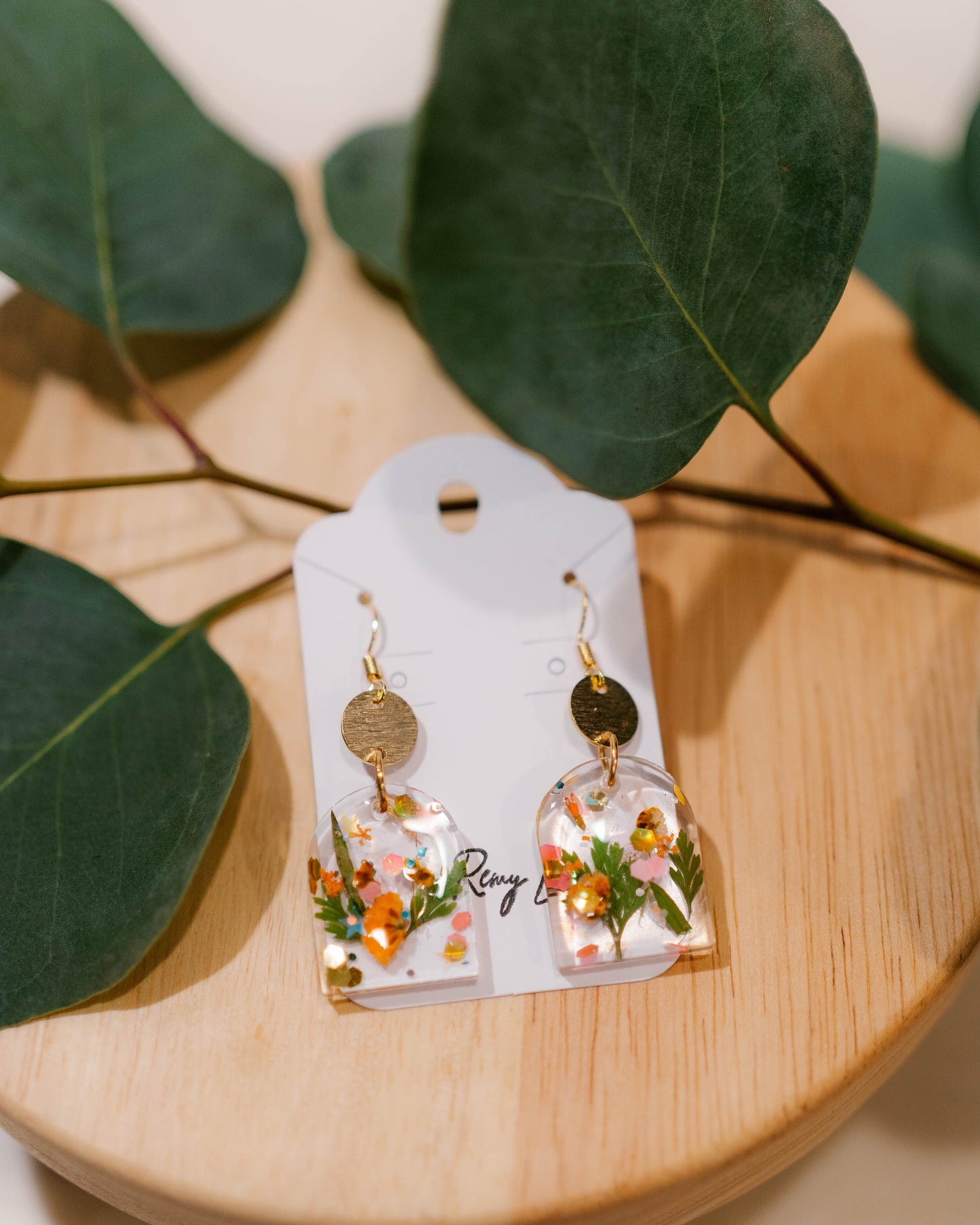 THE POPPY | arched resin, wildflowers + gold embellishments